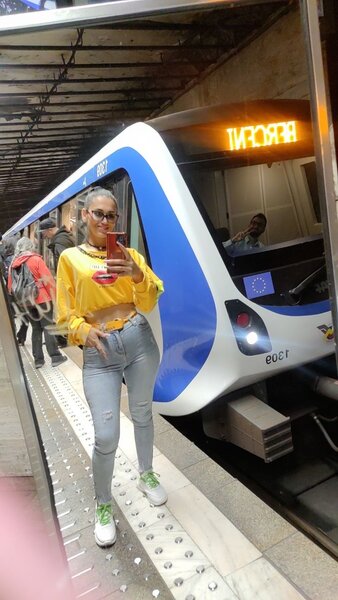 Masaj de relaxare, Militari Residence,